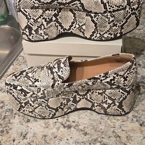 Snake-Print Platform Loafers - White/Black